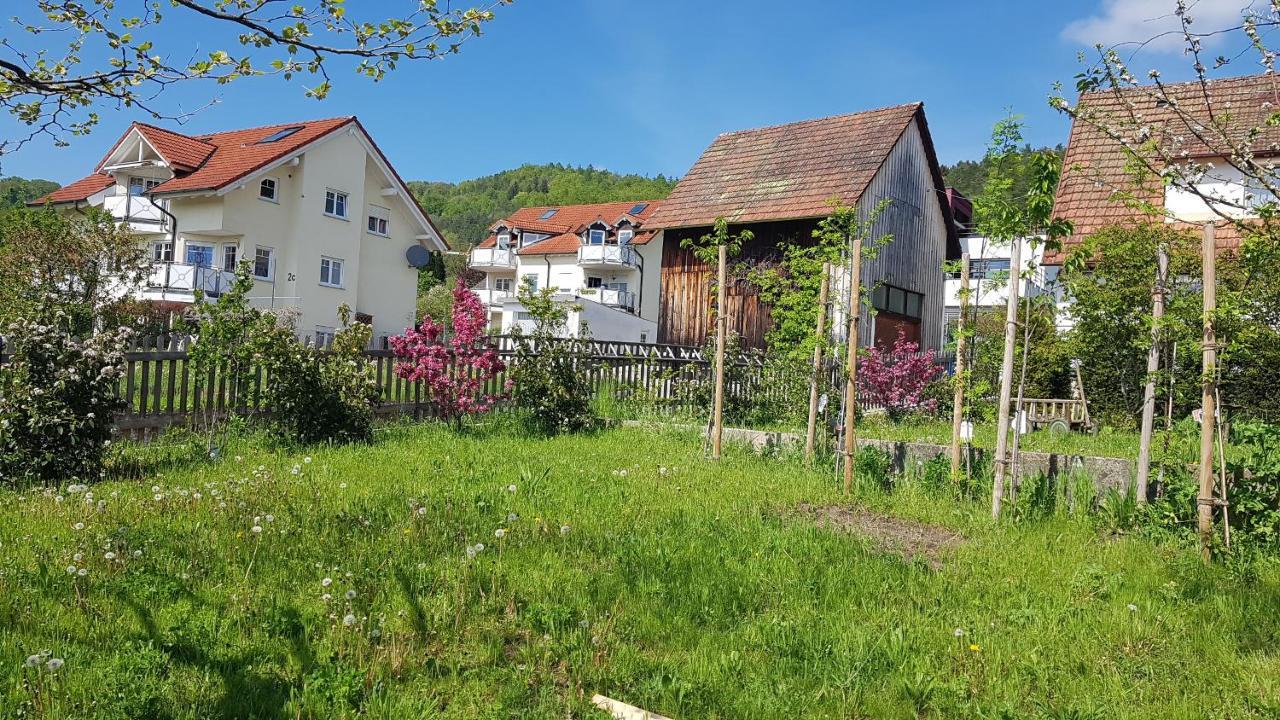 Historisches Fachwerkhaus "Hoher Hirschen" - Stilvolles Studio Und Museales Apartment Mit Romantischem Hof Und Garten Bodman-Ludwigshafen Exterior foto